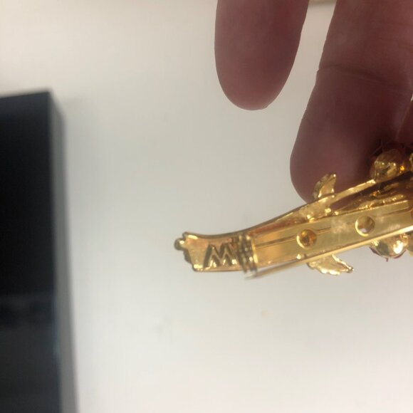 Vintage Red Roses Brooch Pin Metal Gold Toned Jewelry M 12 Valentines Old Money - Picture 11 of 14